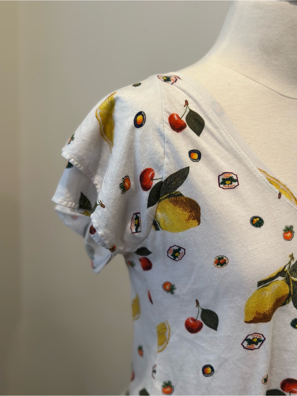Maeve Anthropologie Fruit Print Flutter Sleeve Tee Medium Lemon Cherry Cotton - Picture 2 of 8